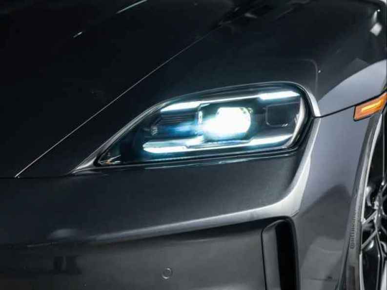 2025 Porsche Taycan S - Photo 12