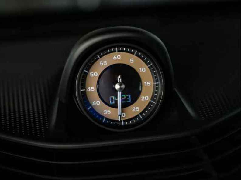 2025 Porsche Taycan S - Photo 30