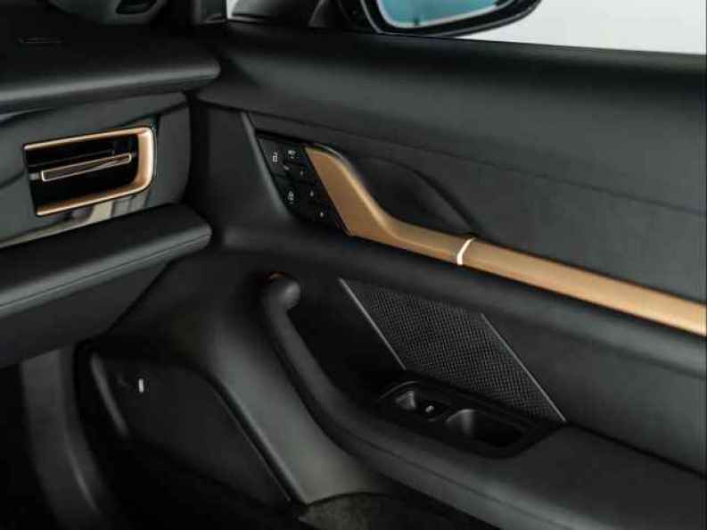 2025 Porsche Taycan S - Photo 31