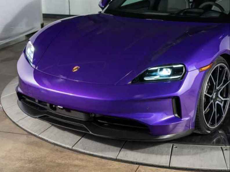 2025 Porsche Taycan Base - Photo 11