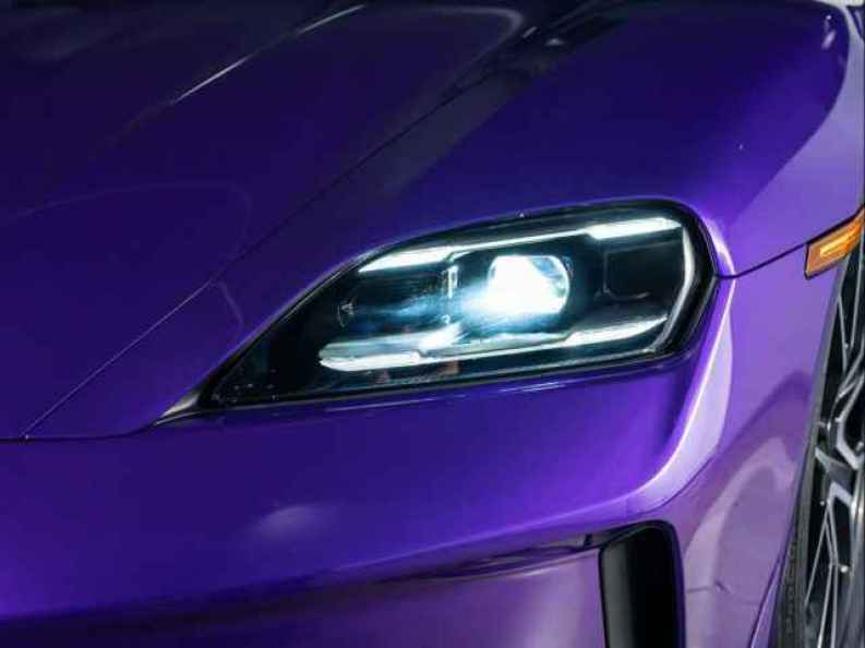 2025 Porsche Taycan Base - Photo 12