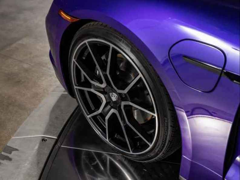 2025 Porsche Taycan Base - Photo 15