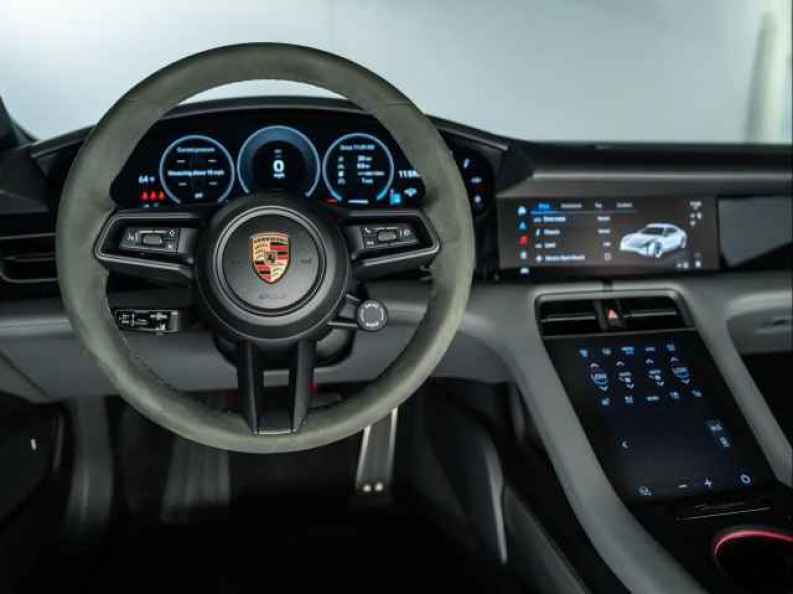 2025 Porsche Taycan Base - Photo 18