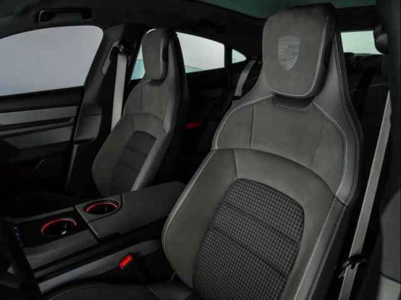 2025 Porsche Taycan Base - Photo 5