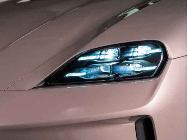 2025 Porsche Taycan Base - Photo 12