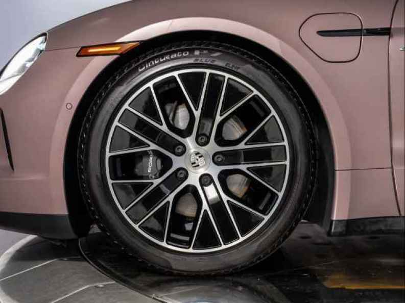 2025 Porsche Taycan Base - Photo 14