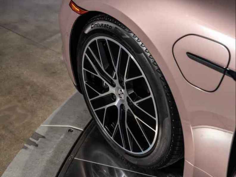 2025 Porsche Taycan Base - Photo 15