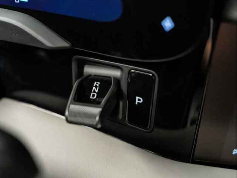 2025 Porsche Taycan Base - Photo 22