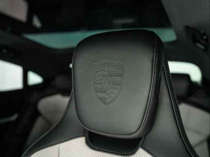 2025 Porsche Taycan Base - Photo 23