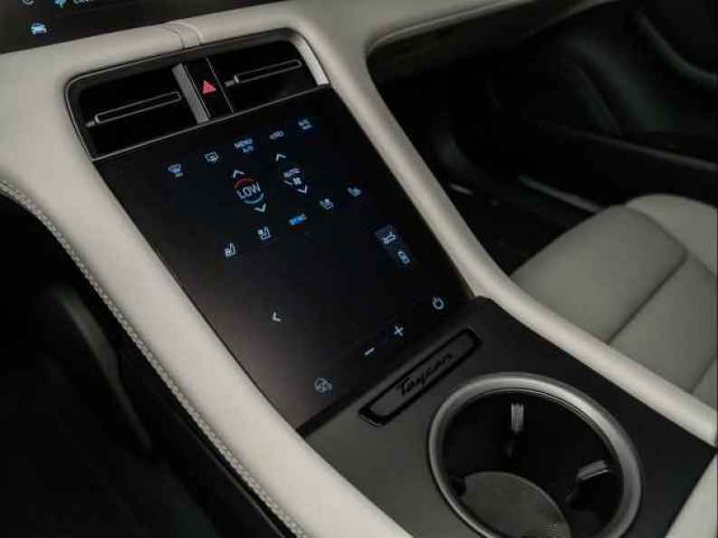 2025 Porsche Taycan Base - Photo 27