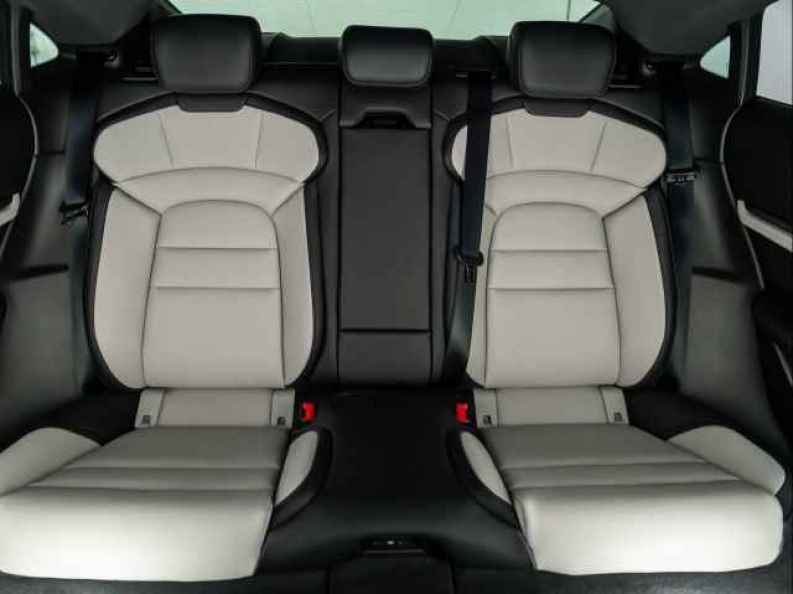 2025 Porsche Taycan Base - Photo 31