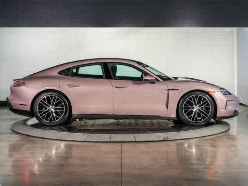 2025 Porsche Taycan Base - Photo 8