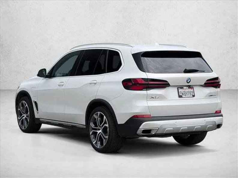 2026 BMW X5 50e - Photo 8