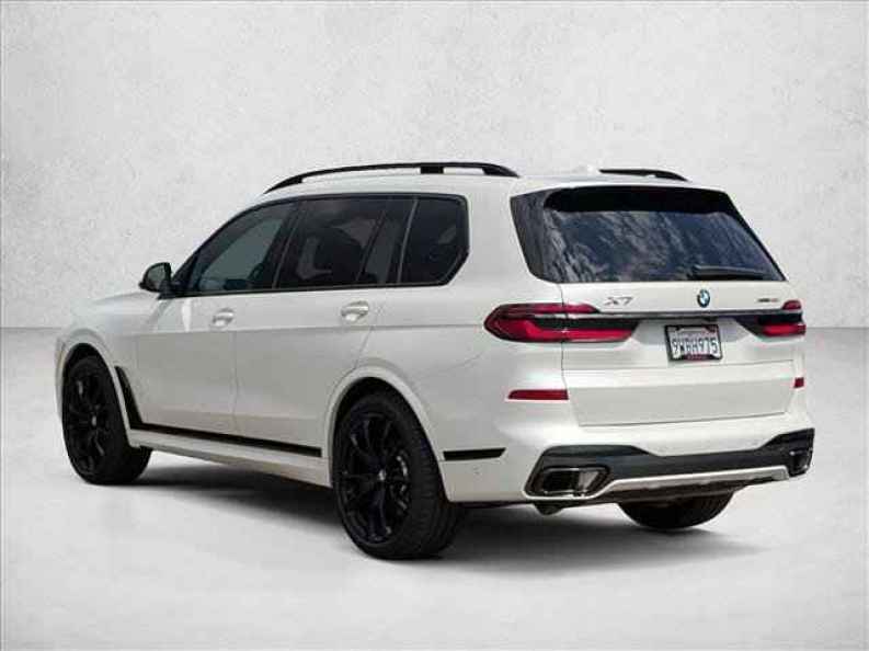 2026 BMW X7 40i - Photo 8
