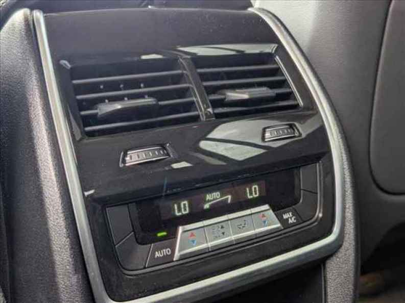 2026 BMW X7 40i - Photo 18