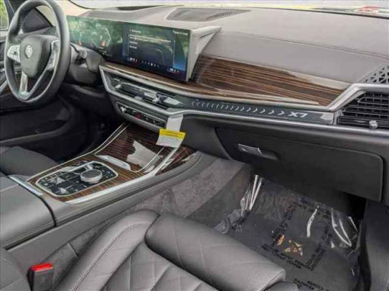 2026 BMW X7 40i - Photo 25