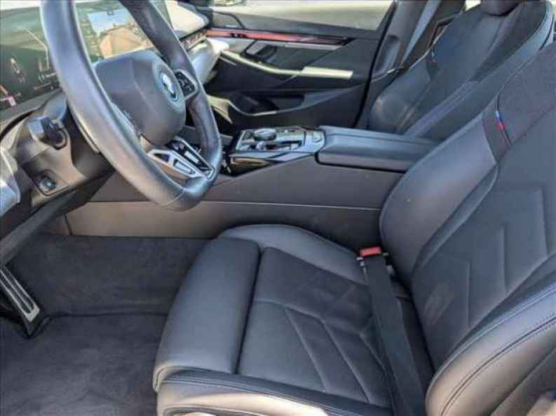 2026 BMW i5 40 - Photo 17