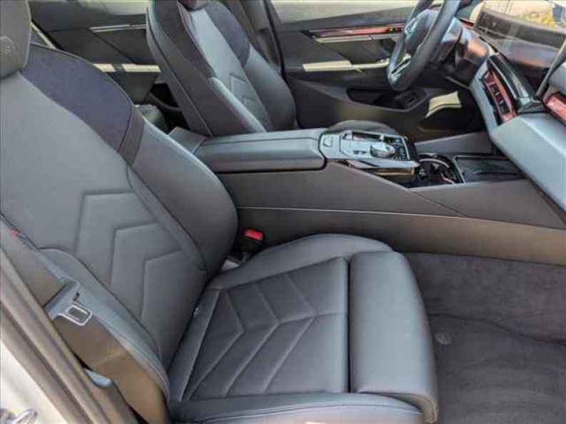 2026 BMW i5 40 - Photo 22