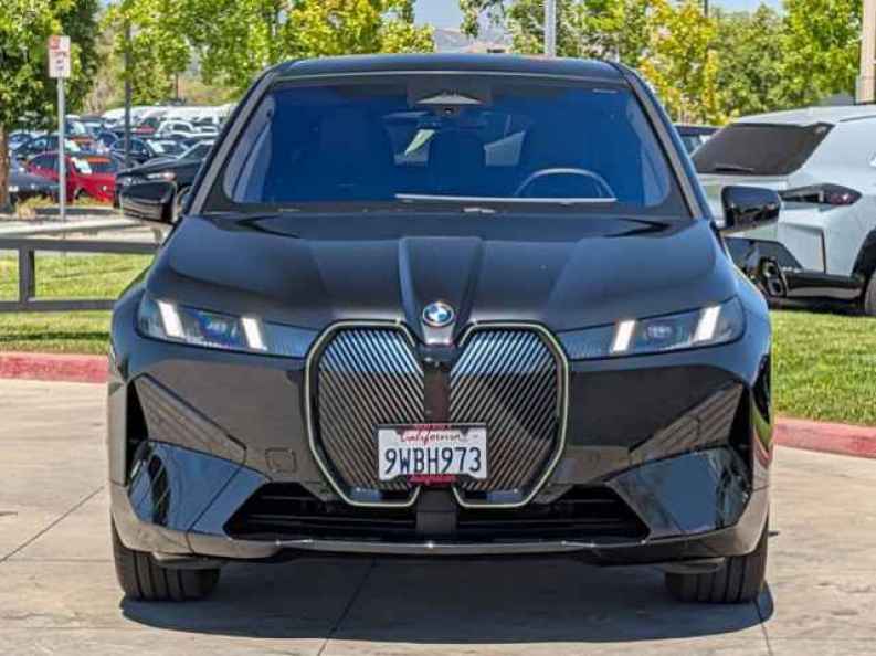 2026 BMW iX 60 - Photo 2