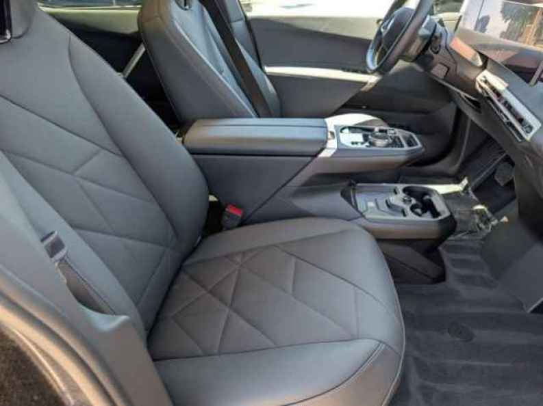 2026 BMW iX 60 - Photo 23
