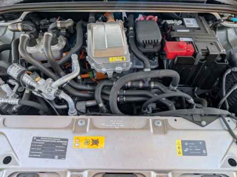2026 BMW iX 60 - Photo 25