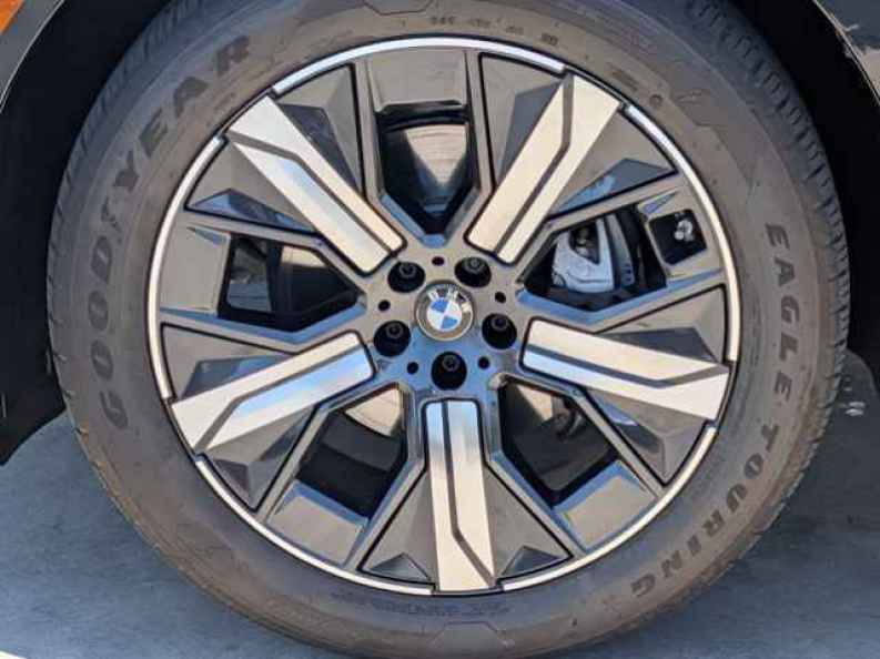 2026 BMW iX 60 - Photo 26