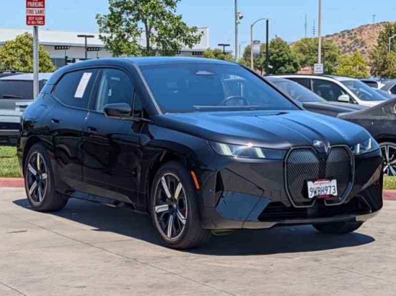 2026 BMW iX 60 - Photo 3