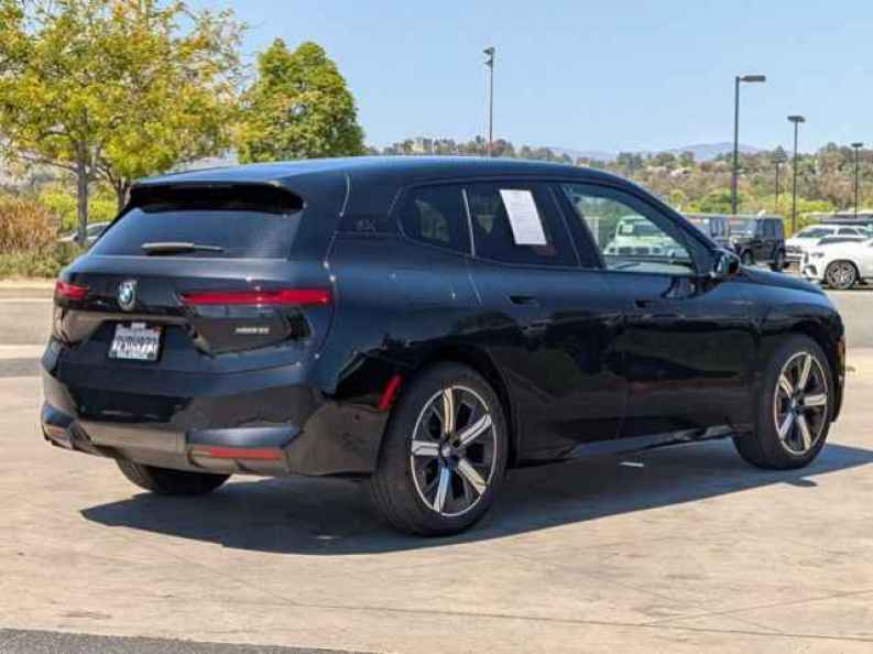 2026 BMW iX 60 - Photo 5