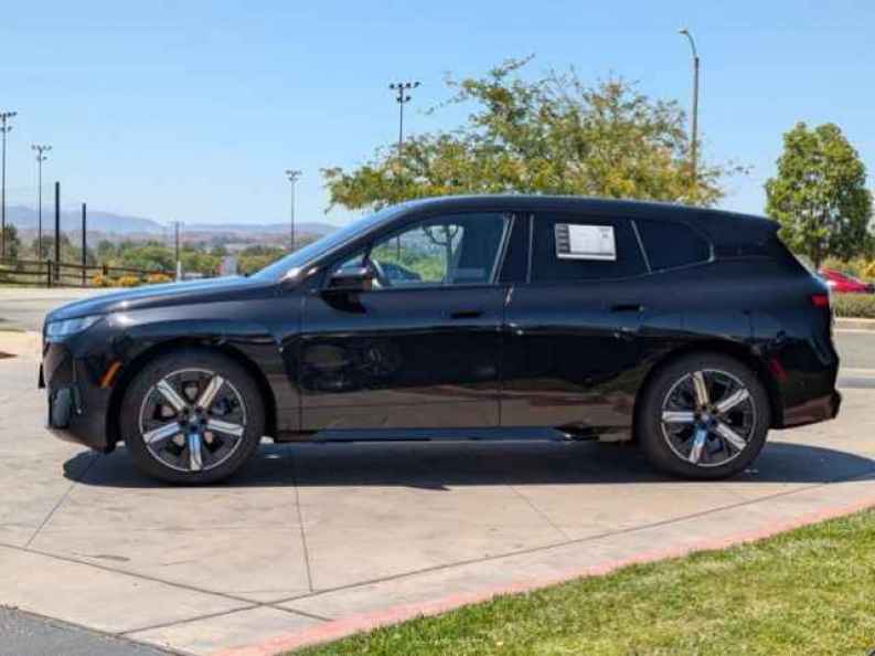 2026 BMW iX 60 - Photo 9