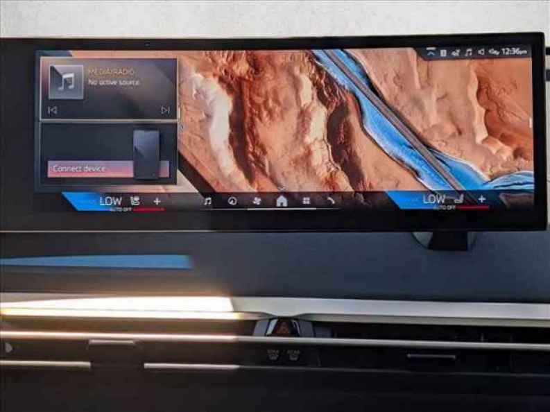 2026 BMW iX 60 - Photo 15