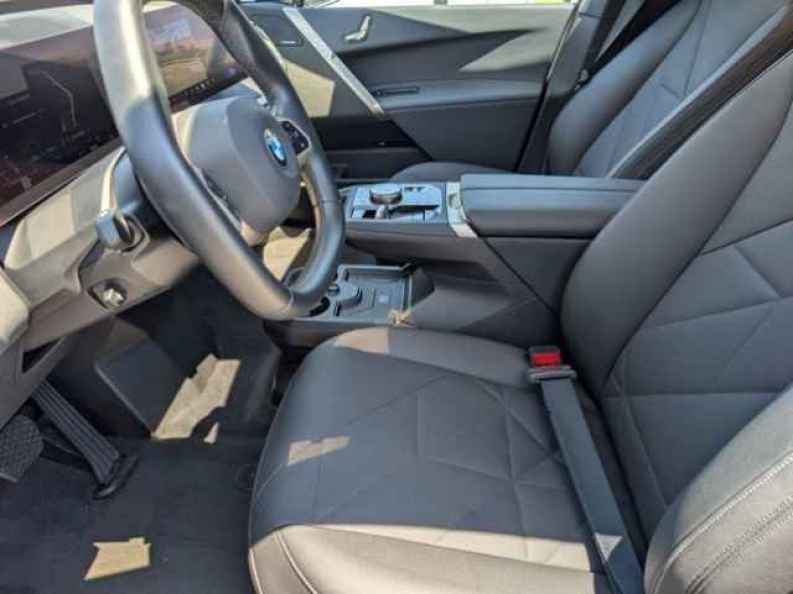 2026 BMW iX 60 - Photo 17