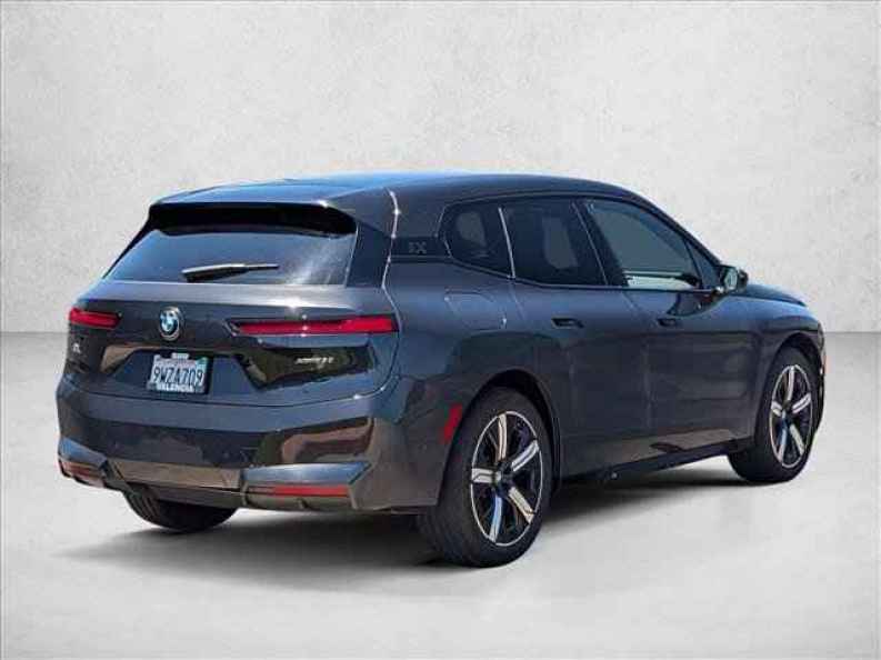 2026 BMW iX 60 - Photo 5