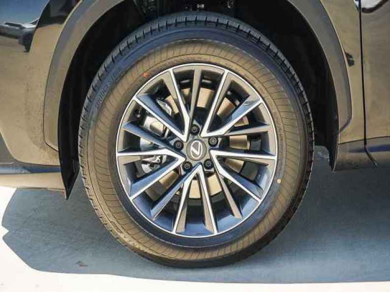 2026 Lexus NX 350h Premium - Photo 18