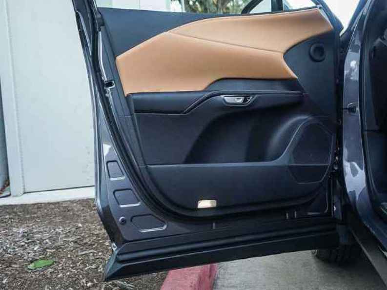 2026 Lexus RX PHEV 450h+ - Photo 35