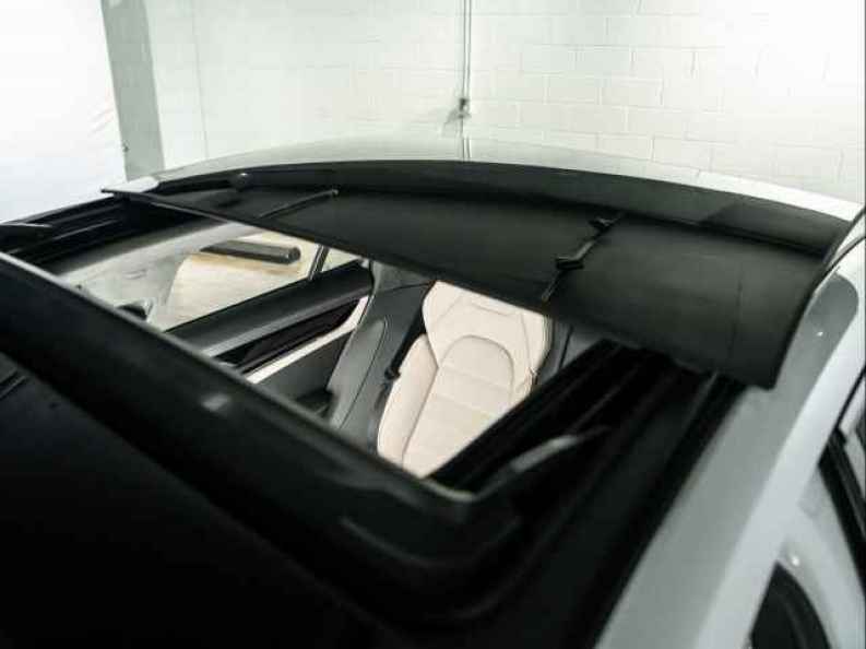 2026 Porsche Panamera Turbo E-Hybrid - Photo 17