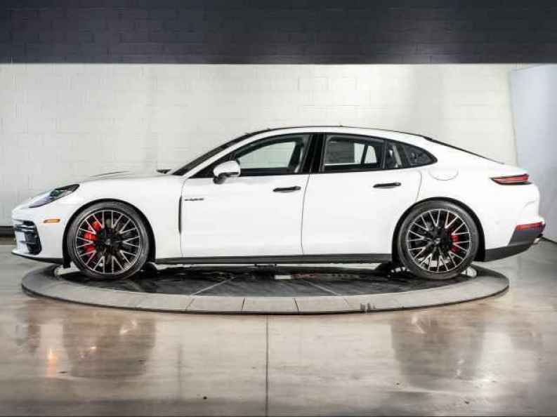 2026 Porsche Panamera Turbo E-Hybrid - Photo 2
