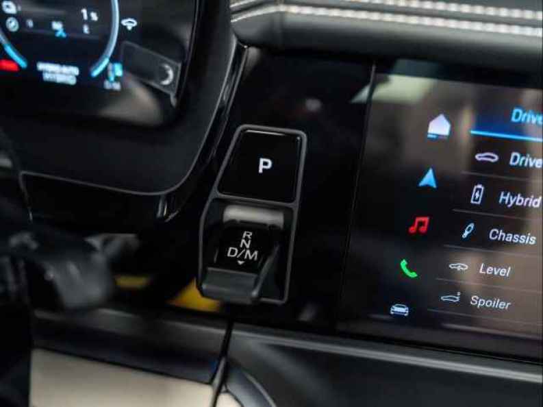 2026 Porsche Panamera Turbo E-Hybrid - Photo 20