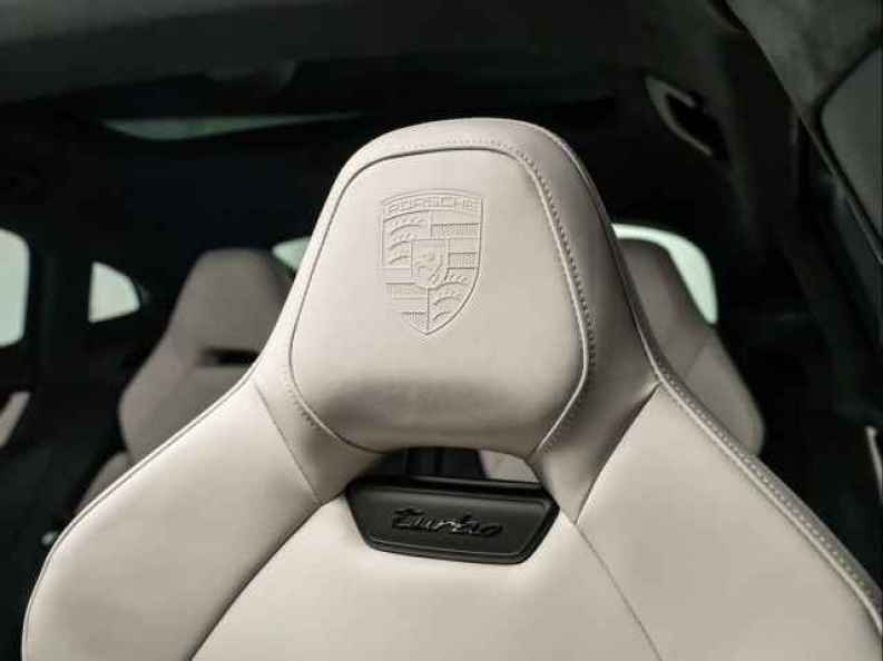 2026 Porsche Panamera Turbo E-Hybrid - Photo 21