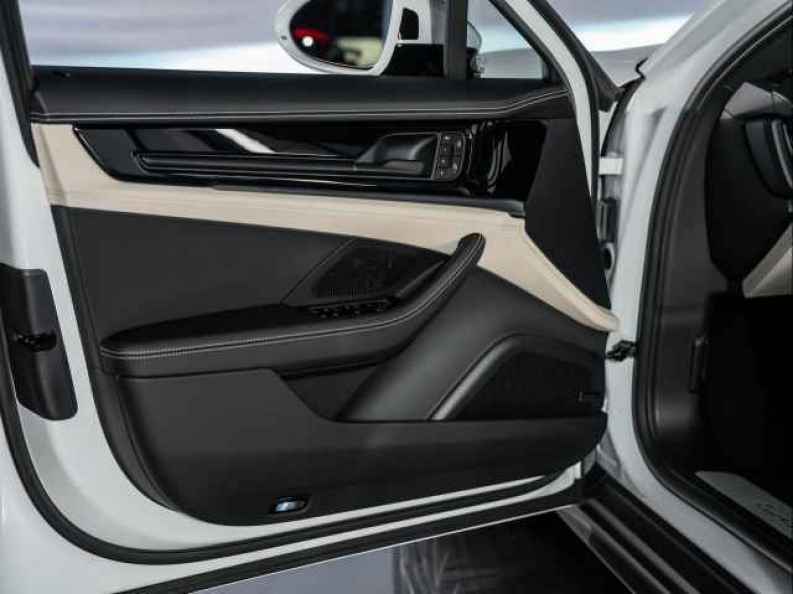2026 Porsche Panamera Turbo E-Hybrid - Photo 23