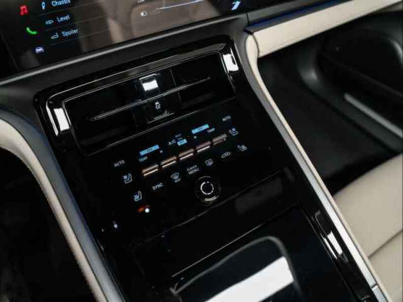 2026 Porsche Panamera Turbo E-Hybrid - Photo 27