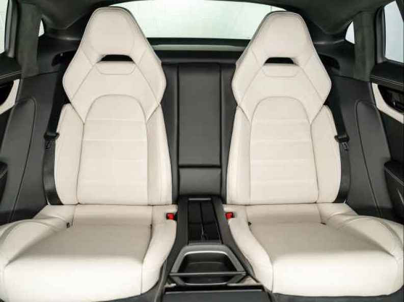 2026 Porsche Panamera Turbo E-Hybrid - Photo 31