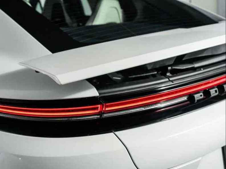 2026 Porsche Panamera Turbo E-Hybrid - Photo 36