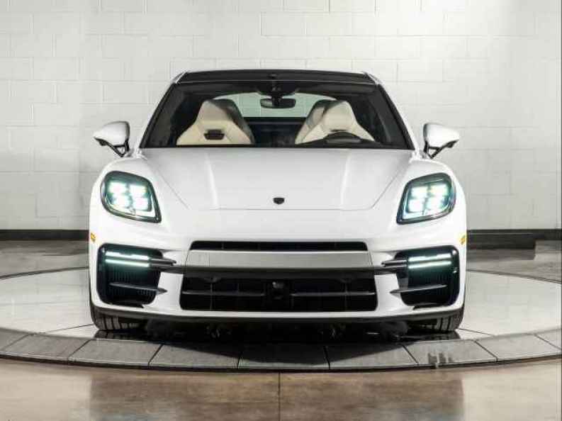 2026 Porsche Panamera Turbo E-Hybrid - Photo 6