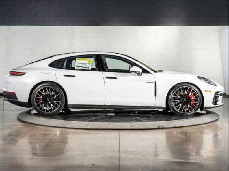 2026 Porsche Panamera Turbo E-Hybrid - Photo 8