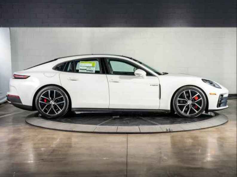 2026 Porsche Panamera S - Photo 8