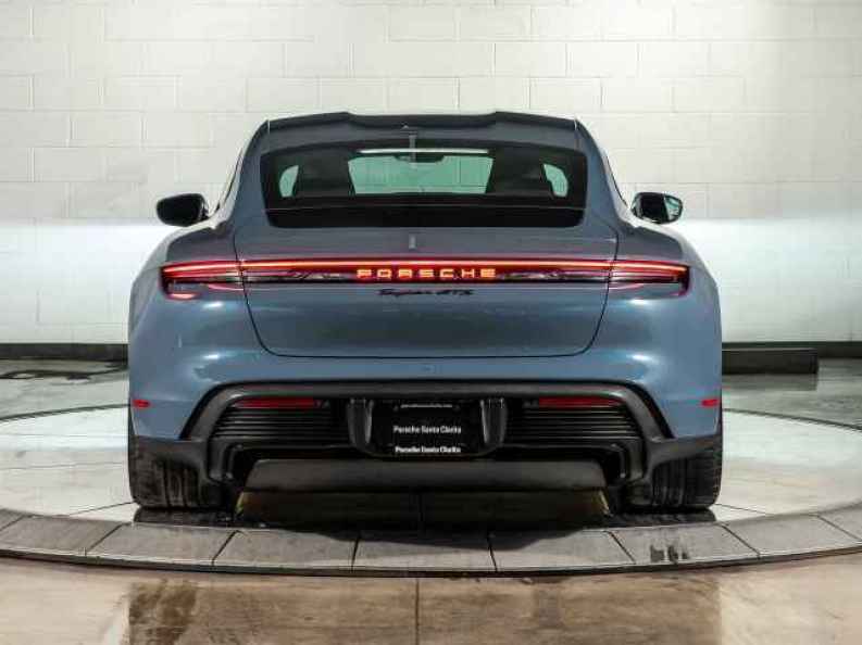 2026 Porsche Taycan GTS - Photo 10