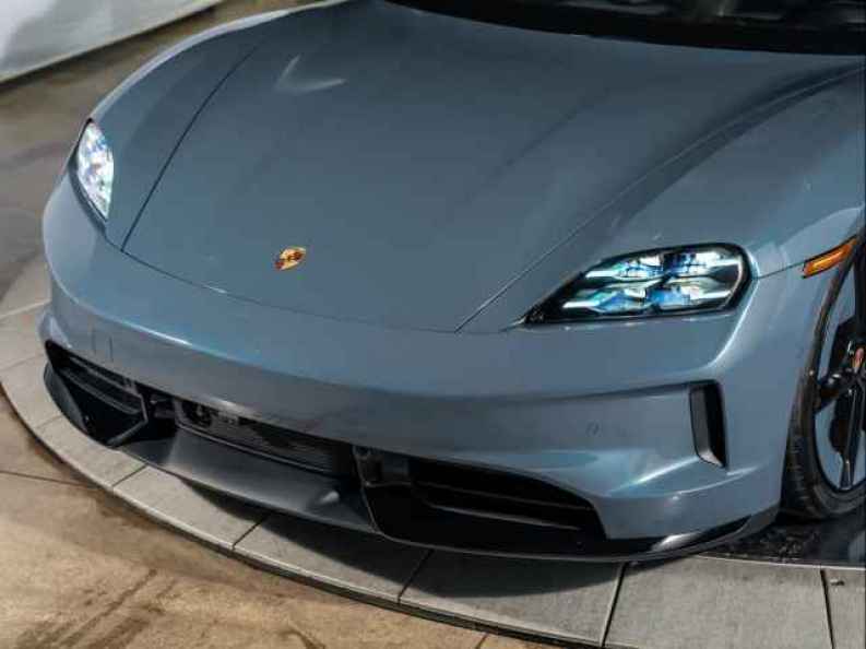 2026 Porsche Taycan GTS - Photo 11
