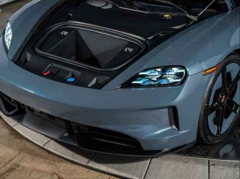 2026 Porsche Taycan GTS - Photo 12