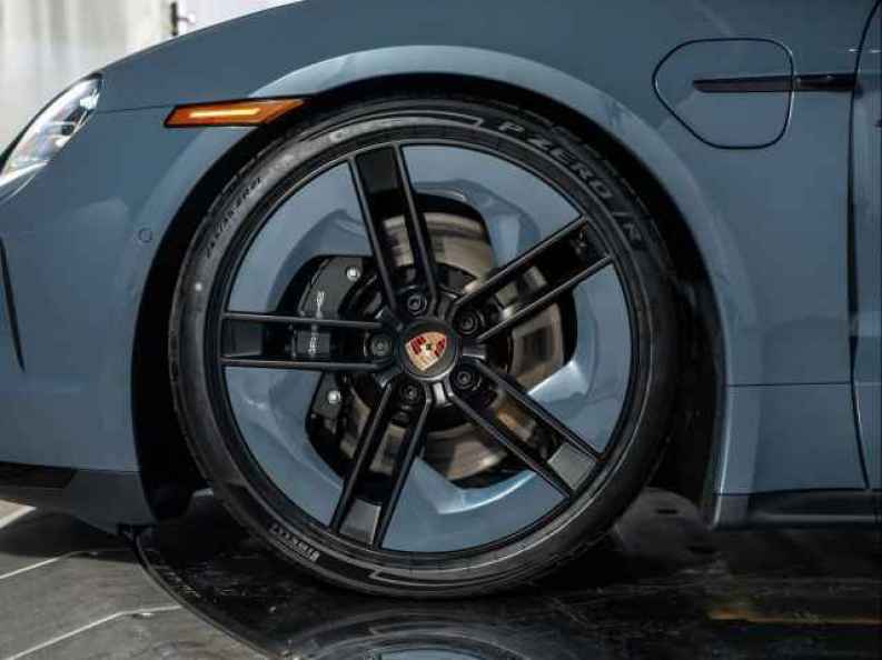 2026 Porsche Taycan GTS - Photo 14