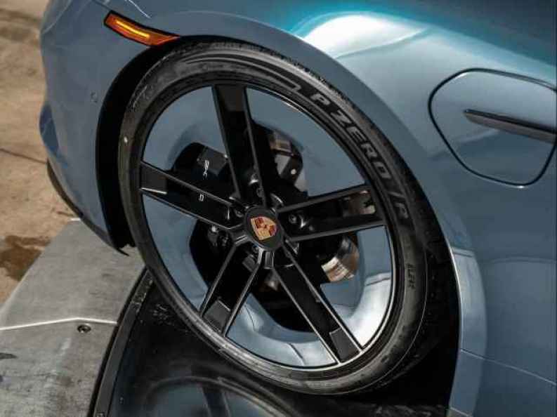 2026 Porsche Taycan GTS - Photo 15